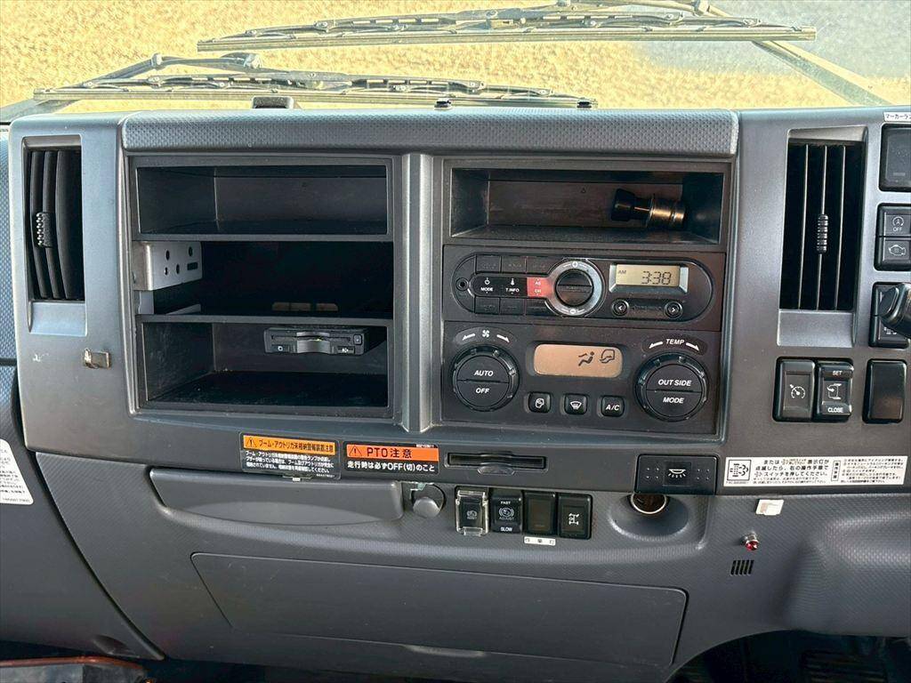 いすゞフォワードクレーン4段増トン（6t・8t）[写真19]