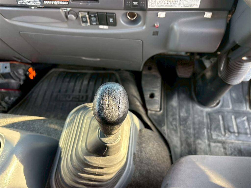 いすゞフォワードクレーン4段増トン（6t・8t）[写真20]