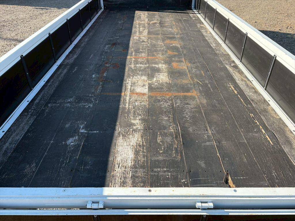 いすゞフォワードクレーン4段増トン（6t・8t）[写真08]