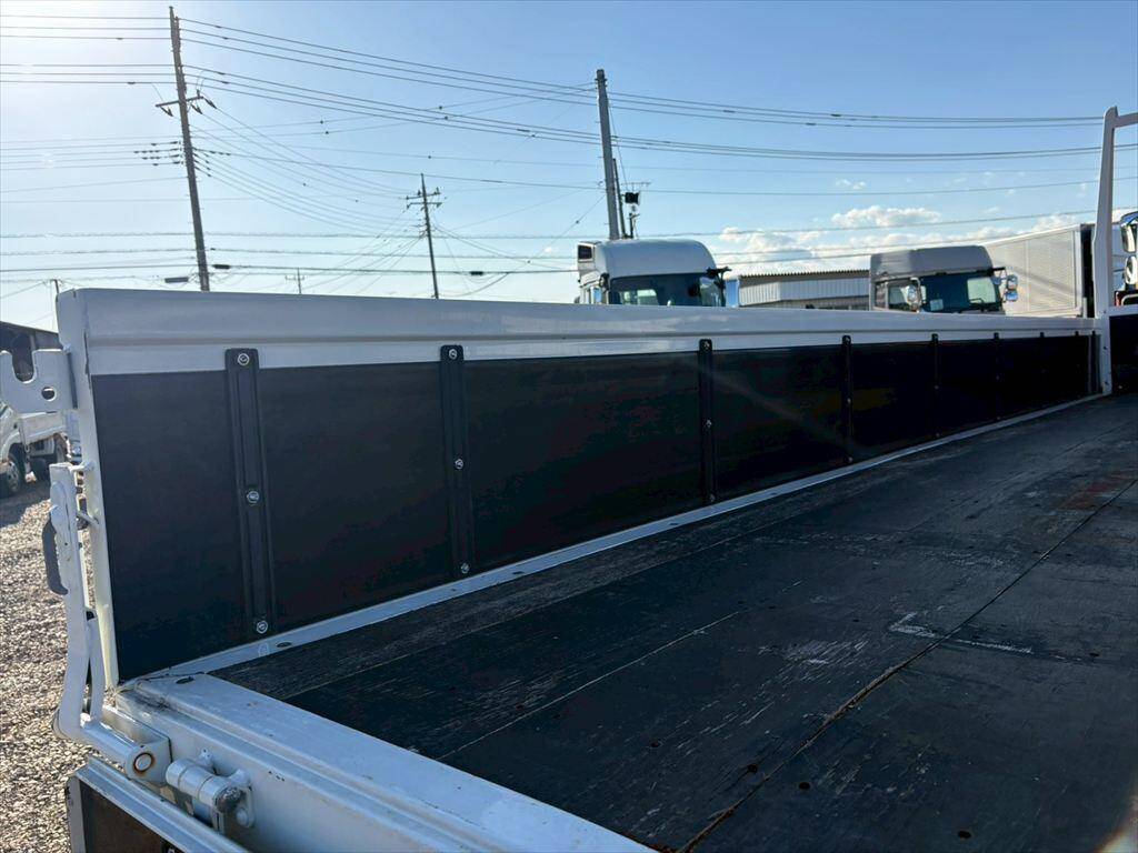 いすゞフォワードクレーン4段増トン（6t・8t）[写真09]