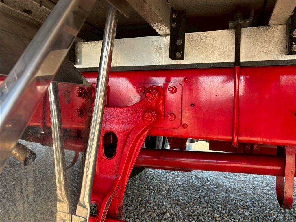 日野レンジャー冷凍車（冷蔵車）中型（4t）[写真16]