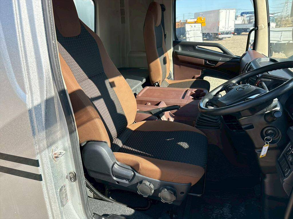 日野レンジャー冷凍車（冷蔵車）中型（4t）[写真21]