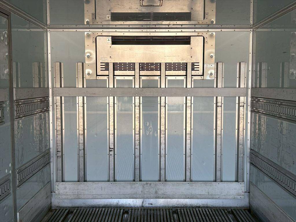 日野レンジャー冷凍車（冷蔵車）中型（4t）[写真07]