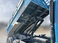 三菱ふそうスーパーグレートダンプ大型（10t）[写真12]