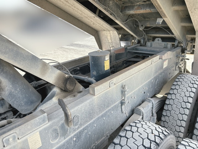 三菱ふそうスーパーグレートダンプ大型（10t）[写真12]