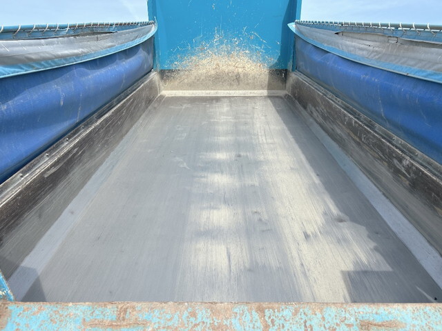 三菱ふそうスーパーグレートダンプ大型（10t）[写真09]