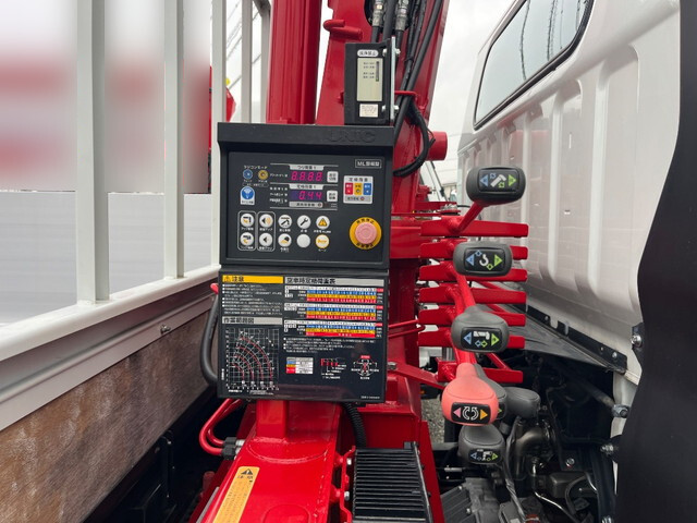 三菱ふそうキャンタークレーン4段小型（2t・3t）[写真15]