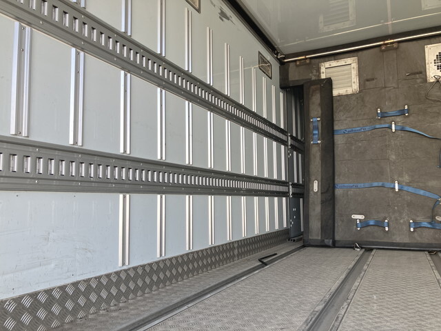 UDトラックスコンドル冷凍車（冷蔵車）中型（4t）[写真13]