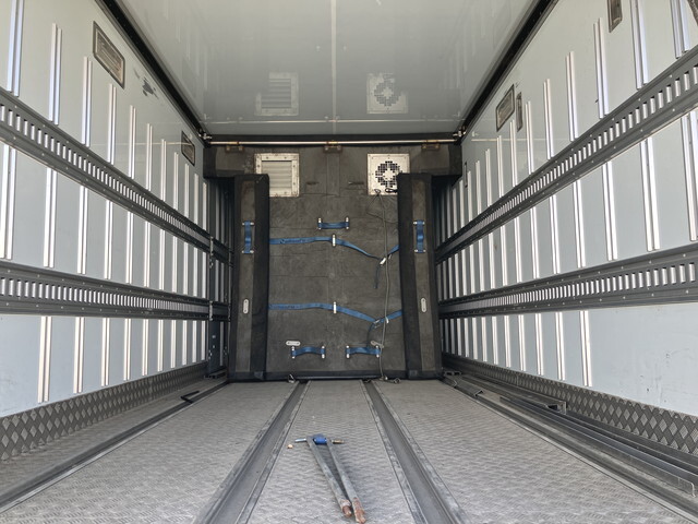 UDトラックスコンドル冷凍車（冷蔵車）中型（4t）[写真14]