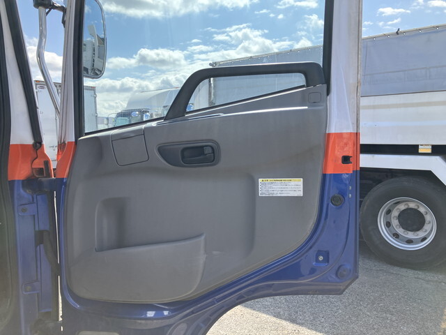 UDトラックスコンドル冷凍車（冷蔵車）中型（4t）[写真30]