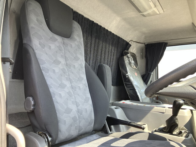 UDトラックスコンドル冷凍車（冷蔵車）中型（4t）[写真32]