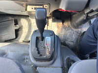 いすゞエルフボトルバン小型（2t・3t）[写真10]