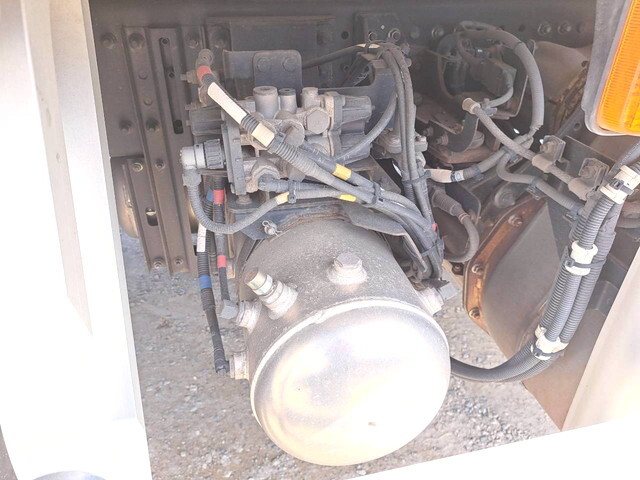 日野プロフィア冷凍車（冷蔵車）大型（10t）[写真12]