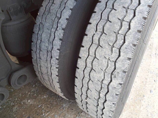 日野プロフィア冷凍車（冷蔵車）大型（10t）[写真16]