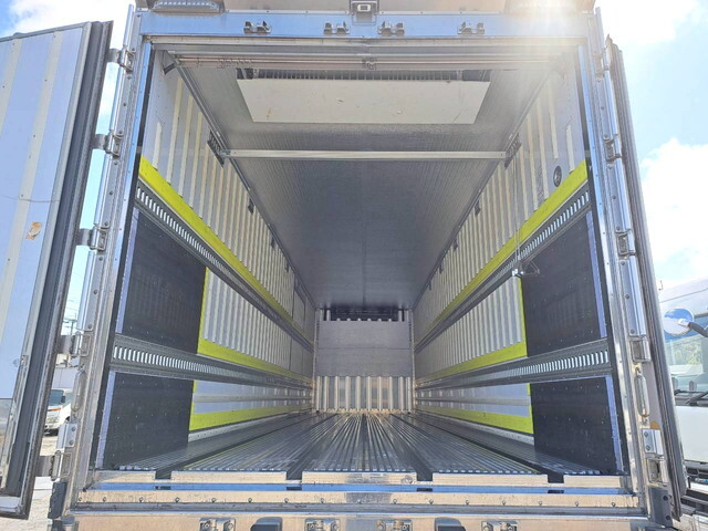 日野プロフィア冷凍車（冷蔵車）大型（10t）[写真20]