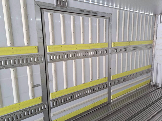 日野プロフィア冷凍車（冷蔵車）大型（10t）[写真23]