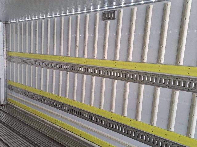 日野プロフィア冷凍車（冷蔵車）大型（10t）[写真24]