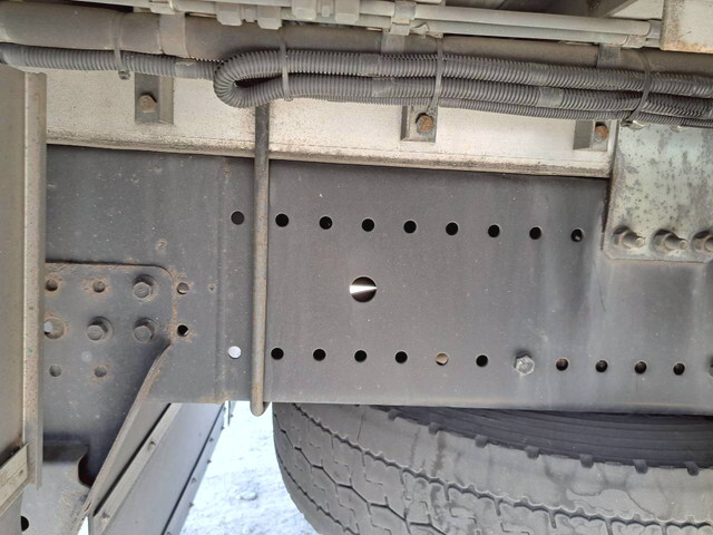 日野プロフィア冷凍車（冷蔵車）大型（10t）[写真09]