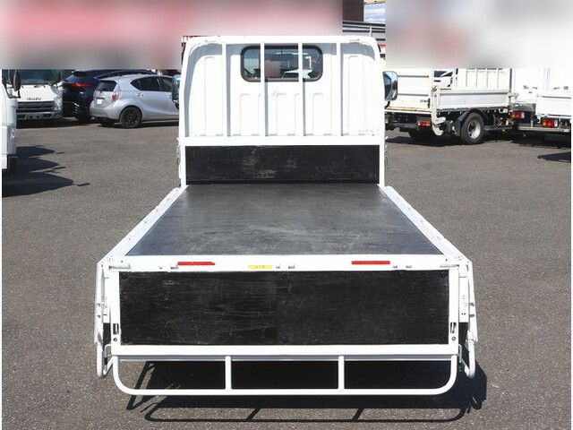 三菱ふそうキャンター平ボディ小型（2t・3t）[写真10]