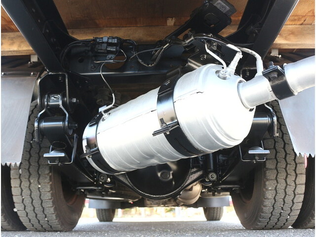 三菱ふそうキャンター平ボディ小型（2t・3t）[写真20]