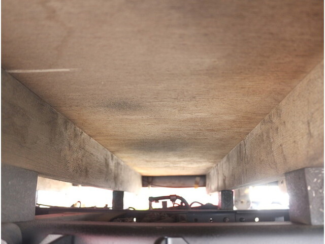 三菱ふそうキャンター平ボディ小型（2t・3t）[写真25]