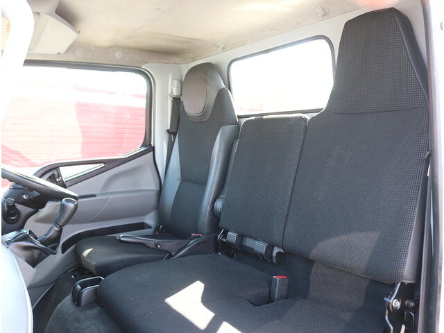 三菱ふそうキャンター平ボディ小型（2t・3t）[写真30]