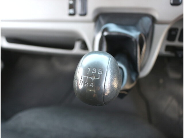 三菱ふそうキャンター平ボディ小型（2t・3t）[写真39]