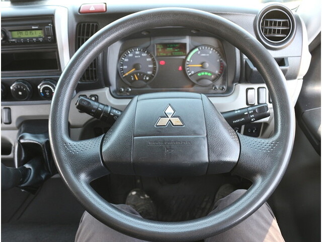 三菱ふそうキャンター平ボディ小型（2t・3t）[写真40]