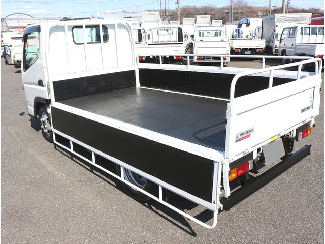 三菱ふそうキャンター平ボディ小型（2t・3t）[写真08]