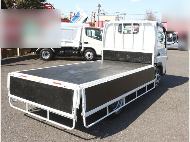 三菱ふそうキャンター平ボディ小型（2t・3t）[写真09]