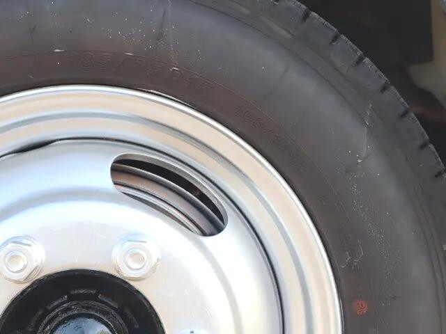 三菱ふそうキャンター平ボディ小型（2t・3t）[写真18]