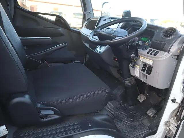 三菱ふそうキャンター平ボディ小型（2t・3t）[写真27]