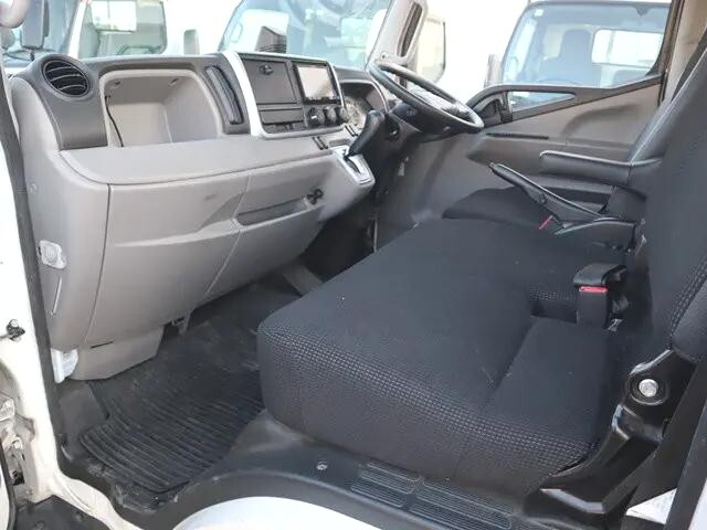 三菱ふそうキャンター平ボディ小型（2t・3t）[写真29]