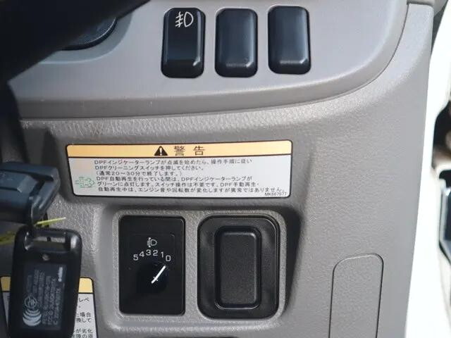三菱ふそうキャンター平ボディ小型（2t・3t）[写真35]