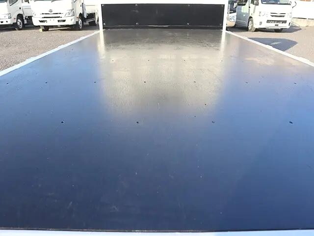 三菱ふそうキャンター平ボディ小型（2t・3t）[写真08]