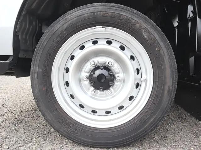 トヨタトヨエース平ボディ小型（2t・3t）[写真18]