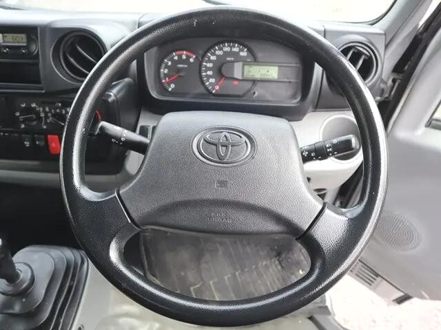 トヨタトヨエース平ボディ小型（2t・3t）[写真27]