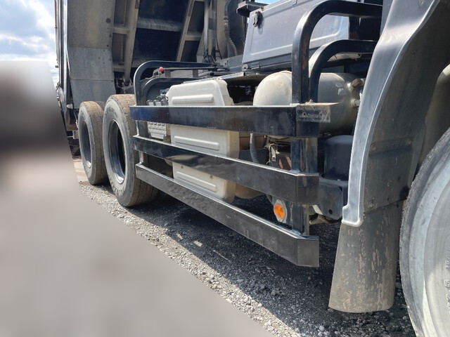 いすゞギガダンプ大型（10t）[写真12]