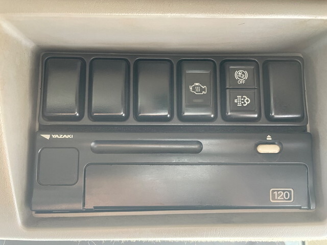 いすゞギガダンプ大型（10t）[写真35]