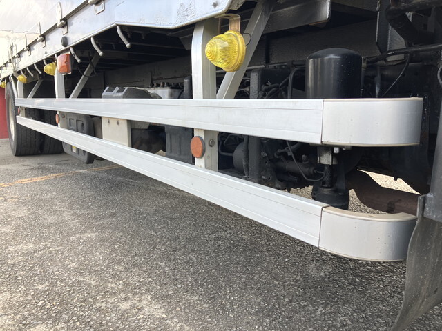 いすゞフォワードアルミブロック増トン（6t・8t）[写真15]