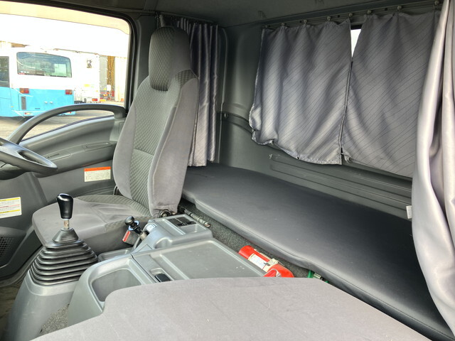 いすゞフォワードアルミブロック増トン（6t・8t）[写真28]