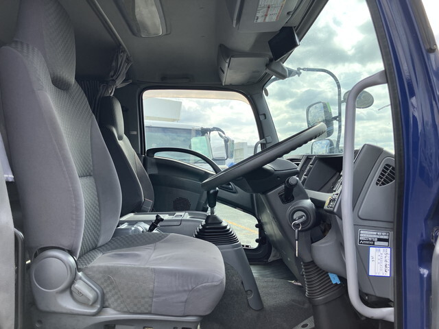 いすゞフォワードアルミブロック増トン（6t・8t）[写真29]