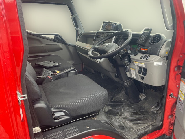 三菱ふそうキャンタークレーン6段小型（2t・3t）[写真31]