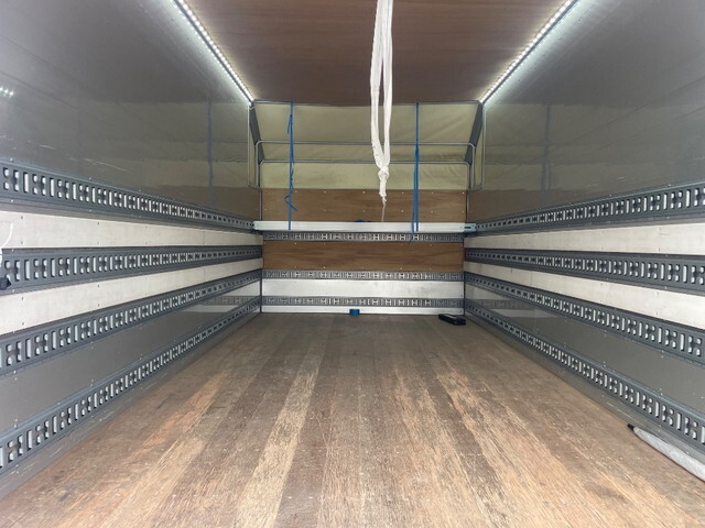 三菱ふそうキャンタークレーン6段小型（2t・3t）[写真06]