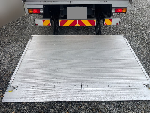 三菱ふそうキャンタークレーン6段小型（2t・3t）[写真09]