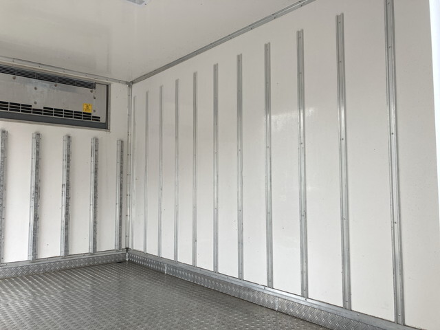 いすゞエルフ冷凍車（冷蔵車）小型（2t・3t）[写真11]