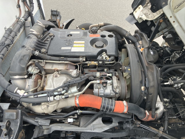 いすゞエルフ冷凍車（冷蔵車）小型（2t・3t）[写真24]