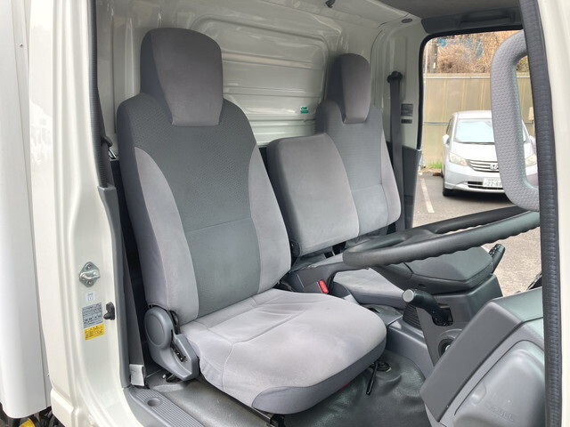 いすゞエルフ冷凍車（冷蔵車）小型（2t・3t）[写真31]