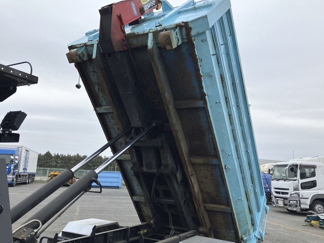 いすゞフォワードコンテナ専用車中型（4t）[写真16]