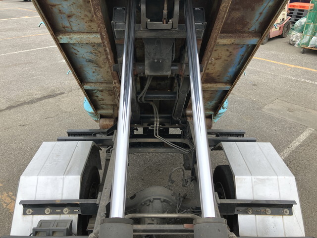 いすゞフォワードコンテナ専用車中型（4t）[写真17]